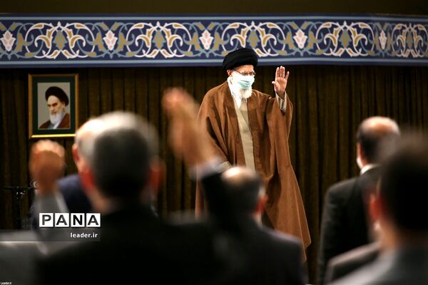 دیدار جمعی از معلمان با رهبر انقلاب اسلامی