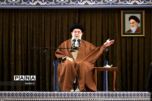 دیدار جمعی از معلمان با رهبر انقلاب اسلامی