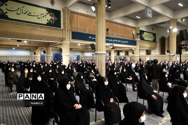 دیدار جمعی از معلمان با رهبر انقلاب اسلامی