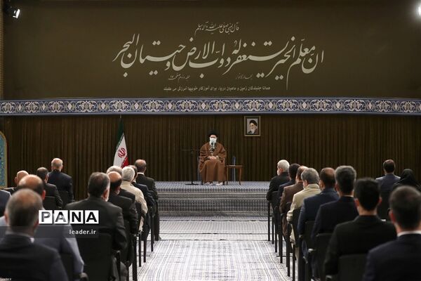دیدار جمعی از معلمان با رهبر انقلاب اسلامی