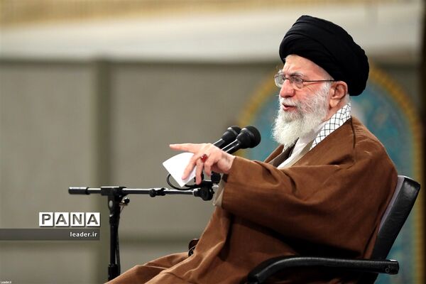 دیدار جمعی از معلمان با رهبر انقلاب اسلامی
