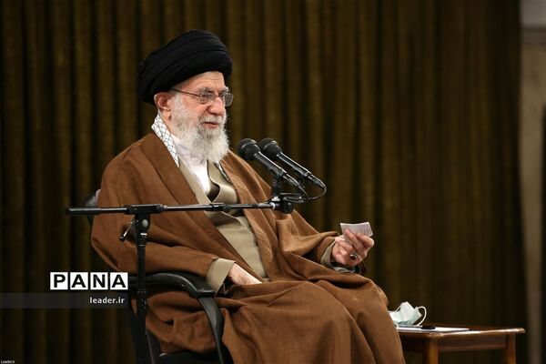 دیدار جمعی از معلمان با رهبر انقلاب اسلامی