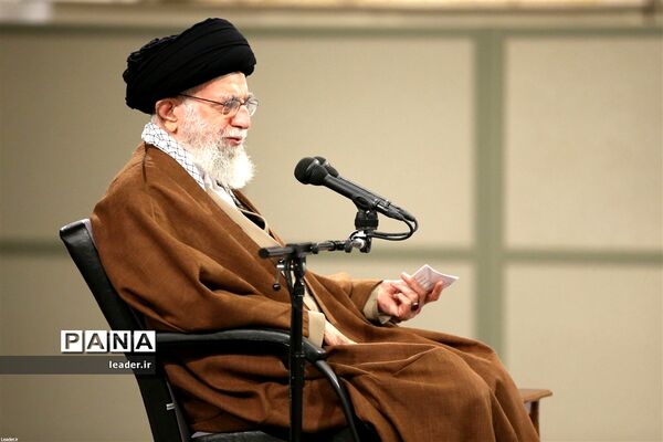 دیدار جمعی از معلمان با رهبر انقلاب اسلامی