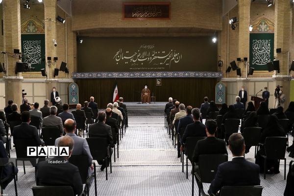 دیدار جمعی از معلمان با رهبر انقلاب اسلامی