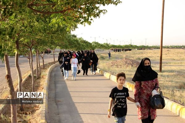 همایش پیاده‌روی بانوان فرهنگی به‌مناسبت هفته معلم در تربت‌جام
