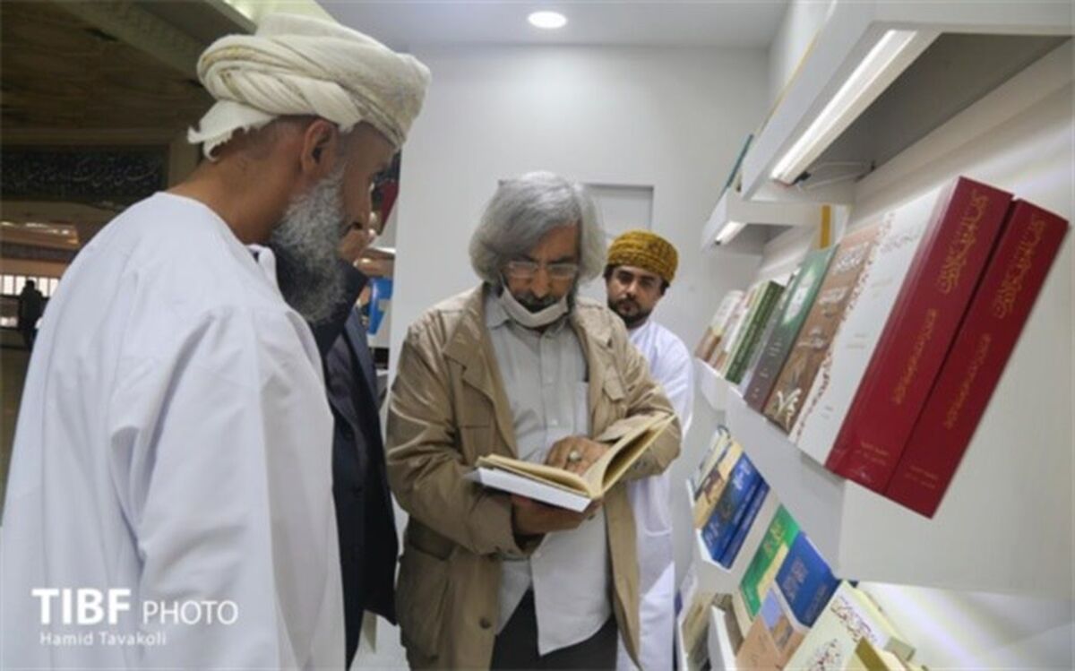 معاون سیما و قائم مقام رییس صداوسیما از نمایشگاه کتاب بازدید کردند