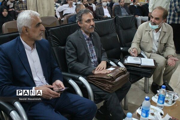 نشست هم‌اندیشی معاونان پرورشی ناحیه 3 قم