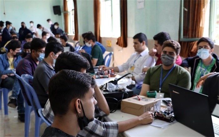 مسابقات رباتیک نقش به‌سزایی در ایجاد شور و اشتیاق دانش‌آموزان دارد