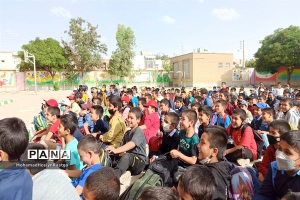 مراسم تقدیراز معلمان مدرسه شهید باهنر کاشمر