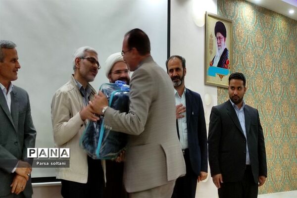 برگزاری همایش قطبی تکریم مقام معلم شهرستان کاشمر