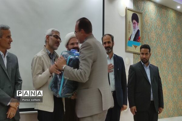 برگزاری همایش قطبی تکریم مقام معلم شهرستان کاشمر