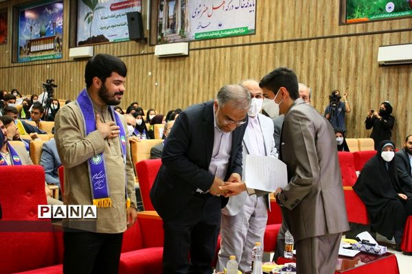 برگزاری اختتامیه دومین دوره مسابقات مناظره دانش‌آموزی استان فارس