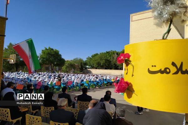تجلیل از مدافعان سلامت و جهادگران آموزش در آباده