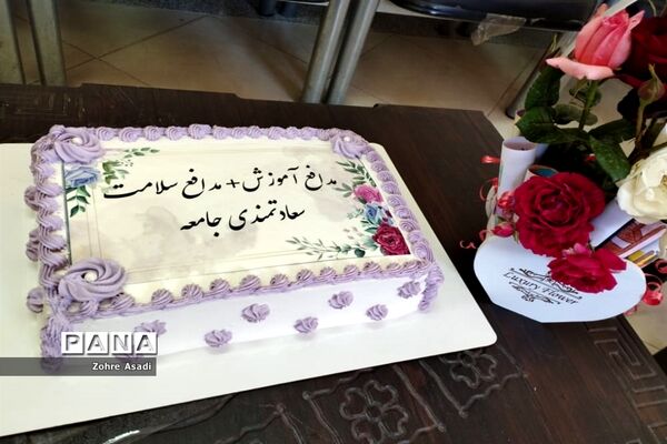تجلیل از مدافعان سلامت و جهادگران آموزش در آباده