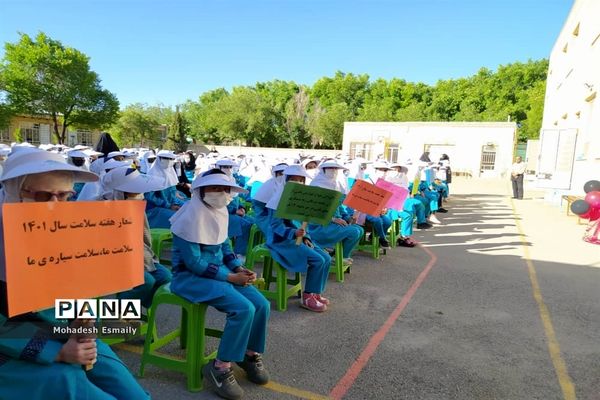 تجلیل از مدافعان سلامت و جهادگران آموزش در آباده