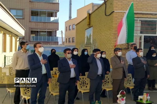 تجلیل از مدافعان سلامت و جهادگران آموزش در آباده