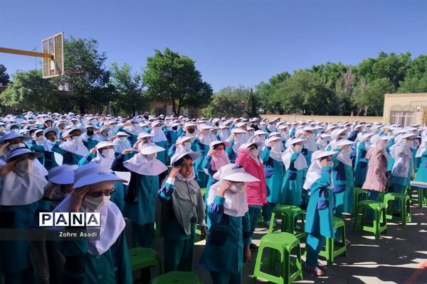 تجلیل از مدافعان سلامت و جهادگران آموزش در آباده