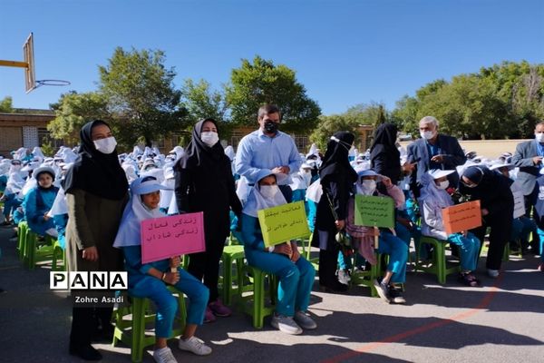 تجلیل از مدافعان سلامت و جهادگران آموزش در آباده