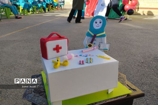 تجلیل از مدافعان سلامت و جهادگران آموزش در آباده