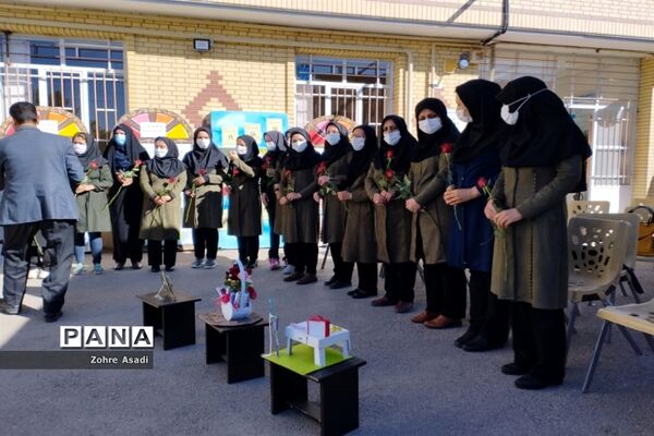 تجلیل از مدافعان سلامت و جهادگران آموزش در آباده