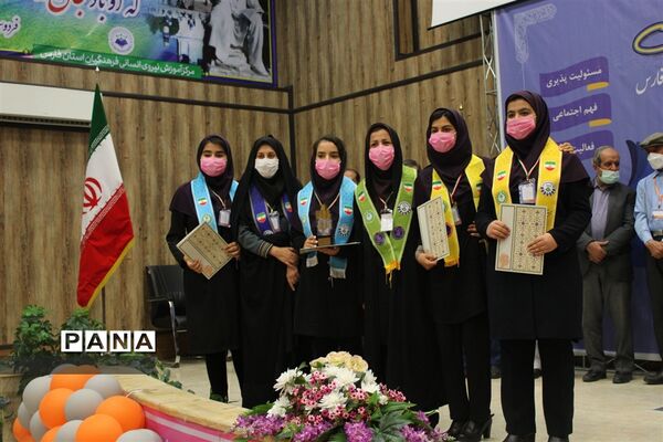 برگزاری مرحله نهایی دومین دوره مسابقات مناظره دانش‌آموزی دختران استان فارس