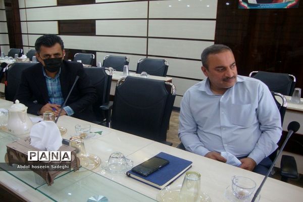 نشست هم‌اندیشی مدیران مدارس بوشهر