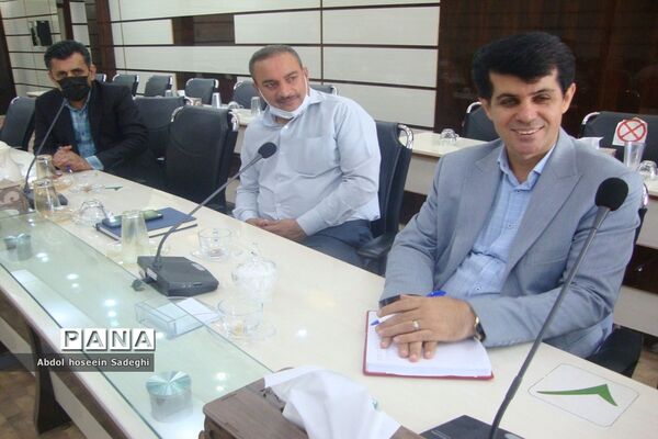 نشست هم‌اندیشی مدیران مدارس بوشهر