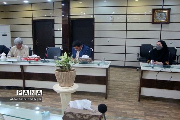 نشست هم‌اندیشی مدیران مدارس بوشهر