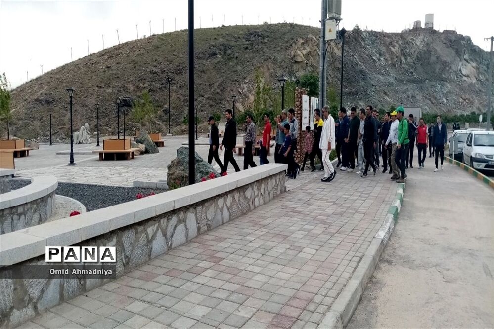 همایش پیاده‌روی همکاران تربیت‌بدنی نواحی هفت‌گانه مشهد و تبادکان