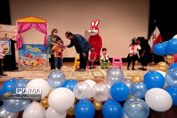 جشن سالروز تاسیس سازمان دانش‌آموزی در بوشهر