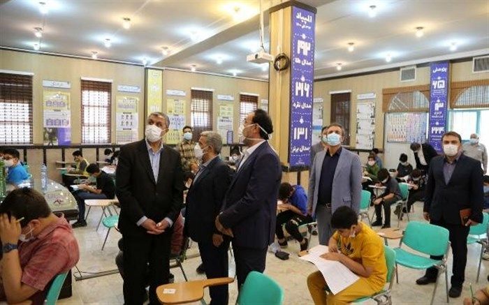 بازدید محمد اسلامی از مدارس انرژی اتمی