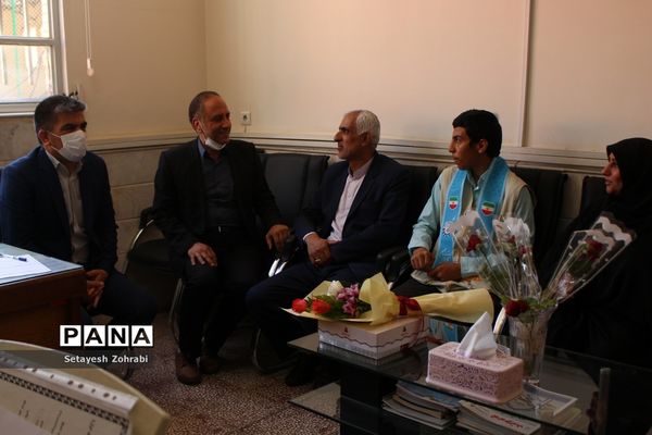 تجلیل از مربیان پیشتاز ناحیه 3 قم