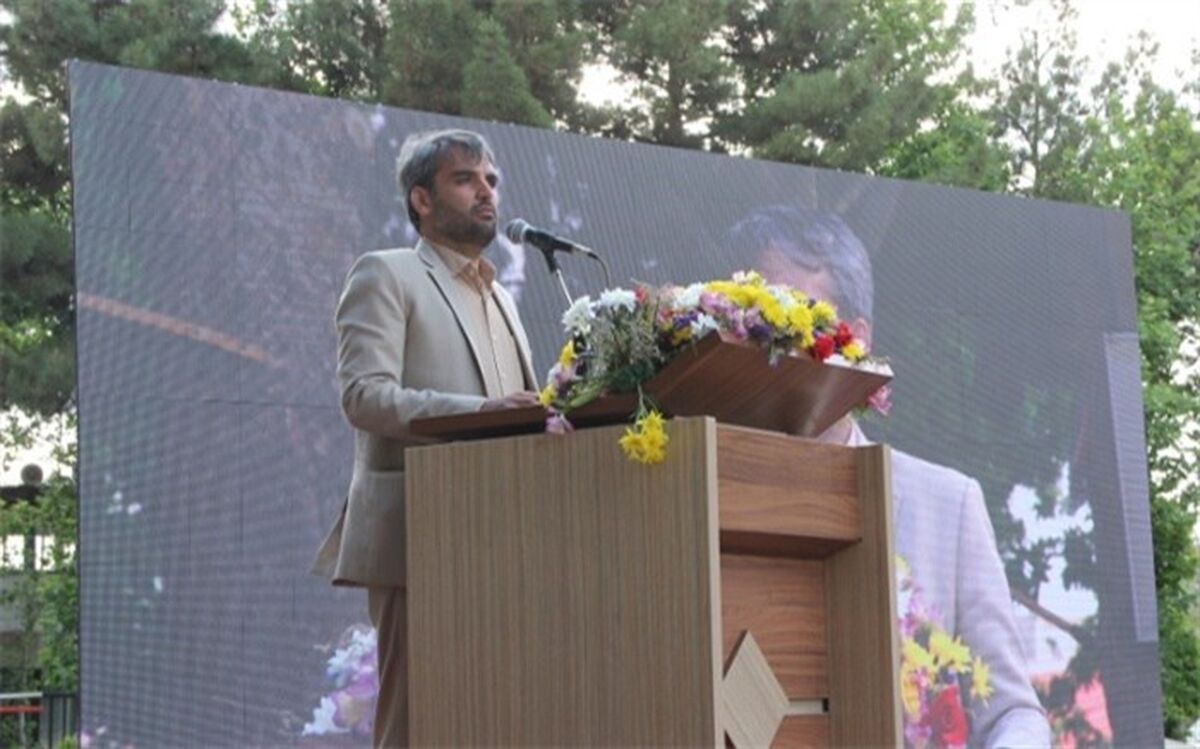 اجازه نخواهیم داد به هیچ وجه قداست معلم خدشه‌دار شود