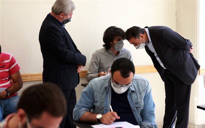 بازدید رییس کانون زبان از روند برگزاری آزمون جذب و تربیت مدرس حرفه‌ای زبان انگلیسی