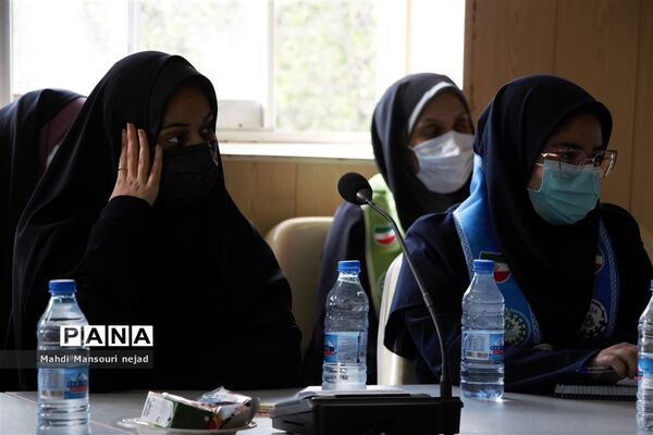 نشست صمیمی قائم مقام سازمان دانش‌آموزی با تشکل‌های دانش‌آموزی هرمزگان