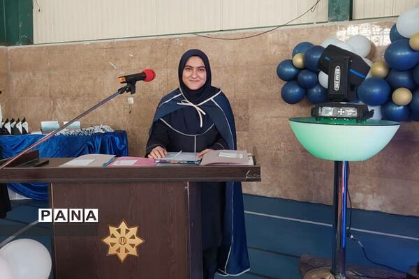 جشن فارغ‌التحصیلی دانش‌آموزان پایه دوازدهم مدرسه استعدادهای درخشان فرزانگان رودهن