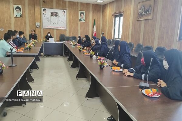 جلسه توجیهی گروهی از دانش‌آموز خبرنگاران خبرگزاری پانا ناحیه 4 شیراز