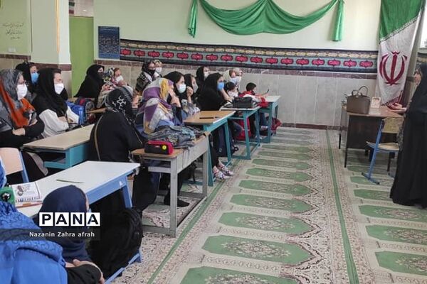 برگزاری کلاس‌های آموزش خانواده ویژه والدین در مدارس رودهن