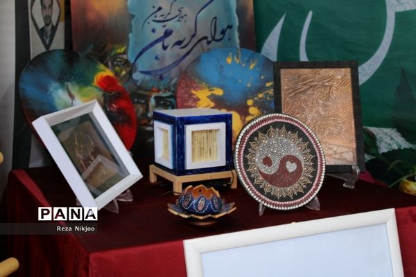 درخشش غرفه بهارستان یک در نمایشگاه دستاوردهای آموزشی و تربیتی معلمان