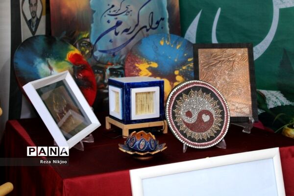 درخشش غرفه بهارستان یک در نمایشگاه دستاوردهای آموزشی و تربیتی معلمان