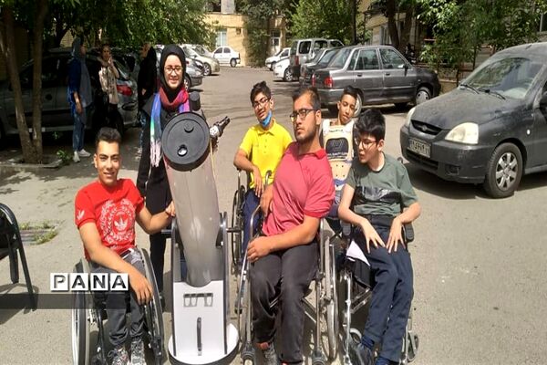 رصد دانش‌آموزان مدرسه استثنایی سروش از سیارات منظومه شمسی