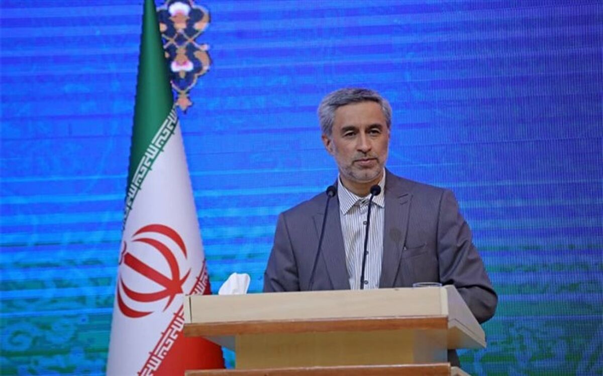 معلمان انسان‌سازند و بالاتر از این مقام جایگاهی نیست