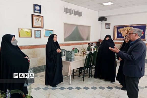 قدردانی از معلمان همیار موسسه خیریه دارالاکرام قم