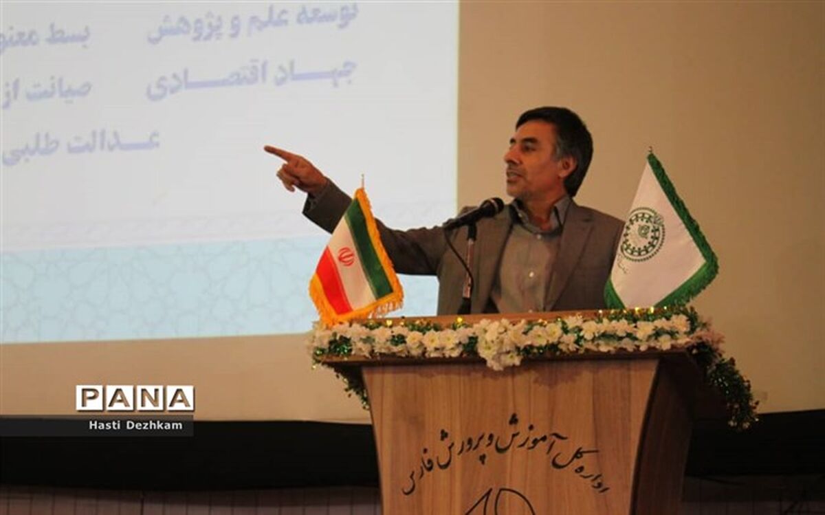 احترام به والدین کلید اصلی دریچه‌های موفقیت است
