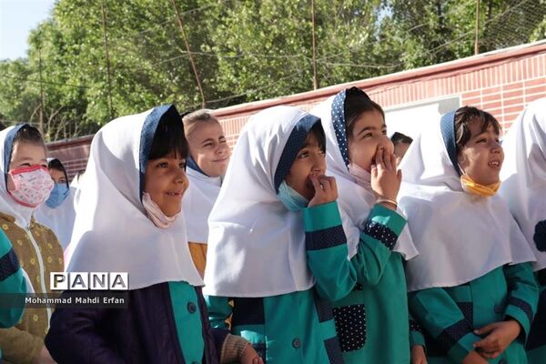 پیاده‌روی و صبحانه سالم در مدارس آباده