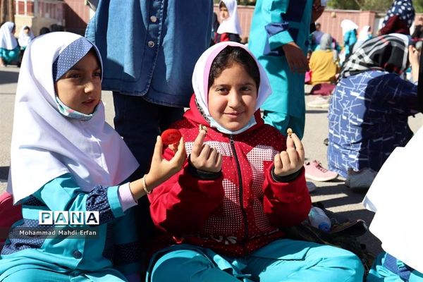 پیاده‌روی و صبحانه سالم در مدارس آباده