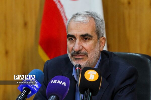 بازدید وزیر آموزش و پرورش از پژوهشگاه رویان