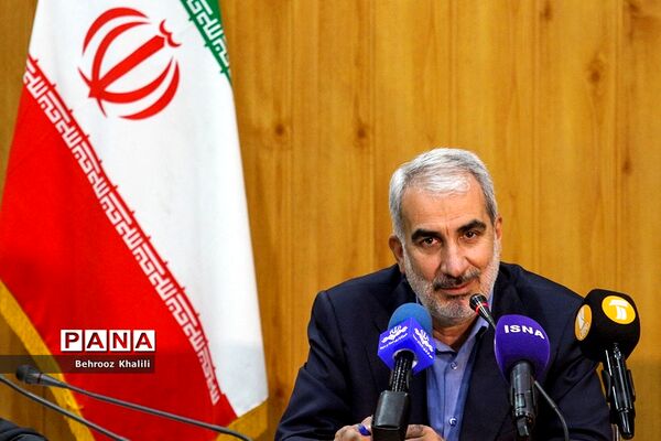 بازدید وزیر آموزش و پرورش از پژوهشگاه رویان