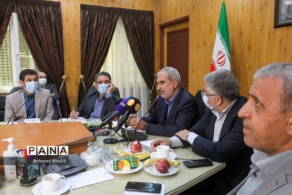 بازدید وزیر آموزش و پرورش از پژوهشگاه رویان