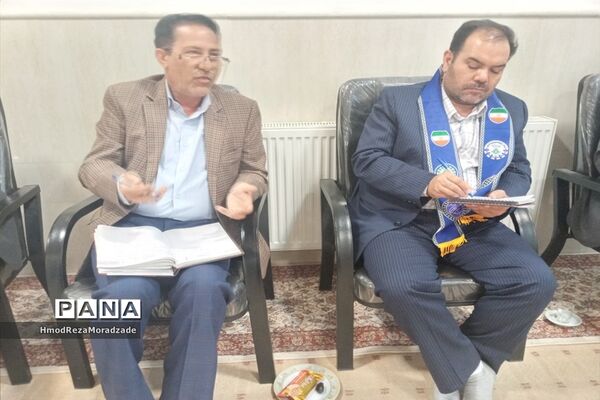 گردهمایی نماینده تشکل‌های دانش‌آموزی در دفتر امام جمعه کاشمر